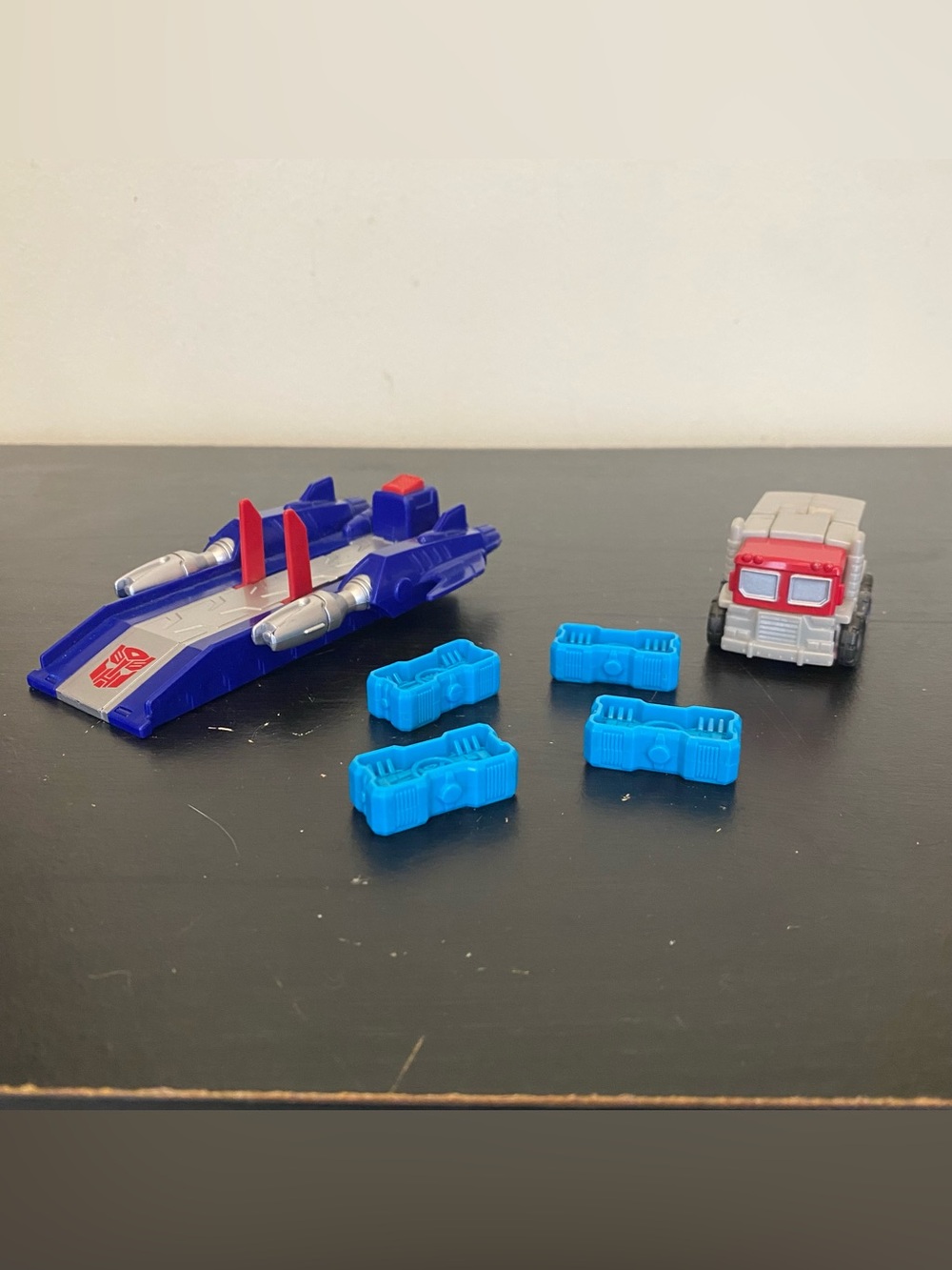 Tomy Hasbro Transformers Optimus Prime Bot Shots Autobot Launcher Blue Bricks
